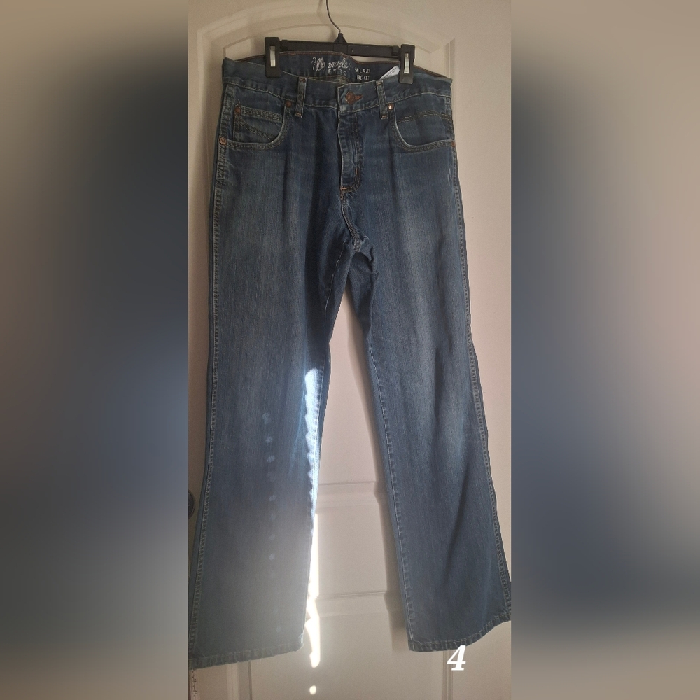 Wrangler Relaxed Boot Men's Blue Jean sz 33x32 Western Rodeo Coastal Casual